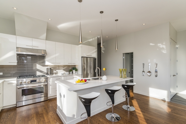 Sleek modern kitchen showcasing top kitchen remodel ideas, contemporary design of kitchen interior, and stylish finishes for remodeled kitchens photos collections