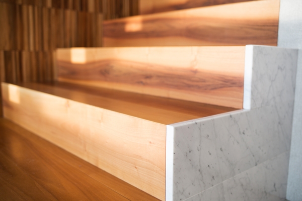 prefinished treads with marble side stringer